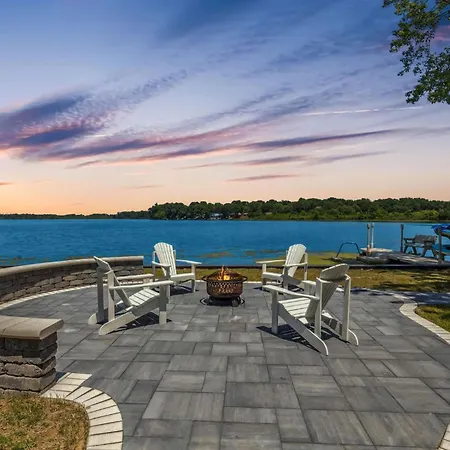 Landmark Lakehouse - Luxury Living In Plx